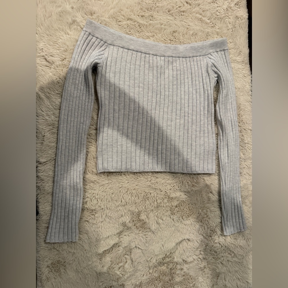 Aerie Light Gray Off-Shoulder Ribbed Sweater - Picture 2 of 5